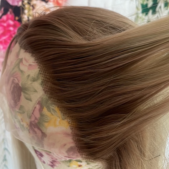 ❌RESTOCKED❌ 24” BLONDE W:BROWN ROOT LACE-FRONT WIG - Picture 14 of 14